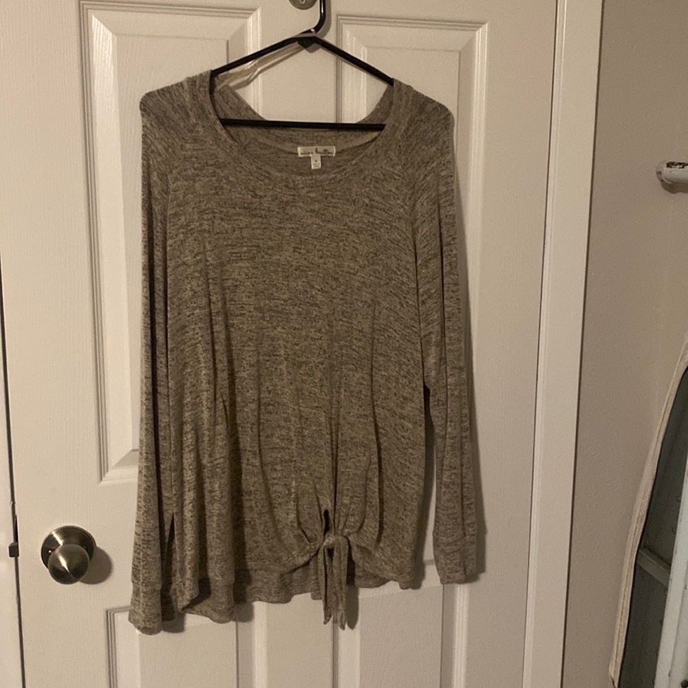 Nine Britton size xl long sleeve top